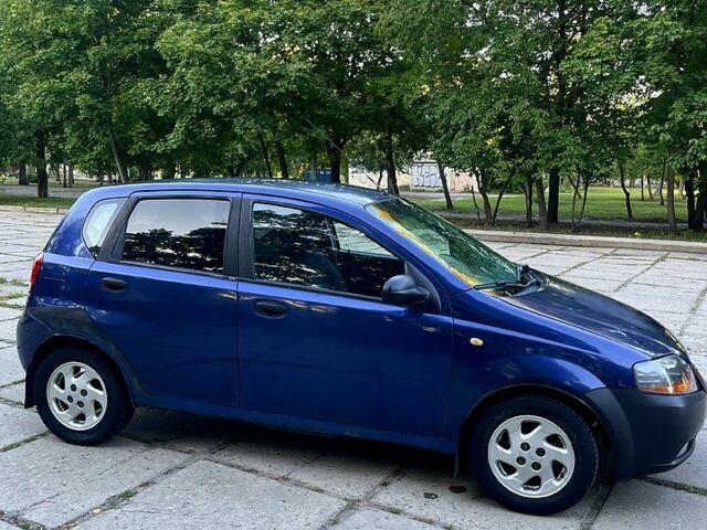 Синий Шевроле Авео, объемом двигателя 1.5 л и пробегом 232 тыс. км за 1950 $, фото 2 на Automoto.ua