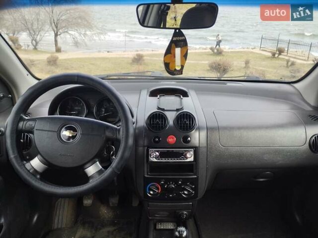 Синий Шевроле Авео, объемом двигателя 1.5 л и пробегом 300 тыс. км за 3300 $, фото 8 на Automoto.ua
