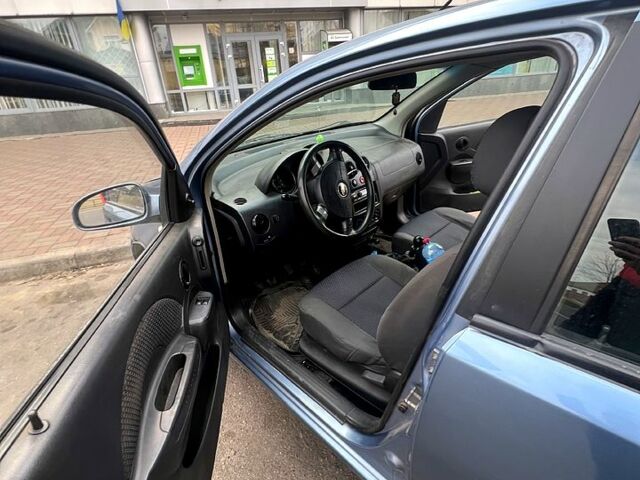 Синий Шевроле Авео, объемом двигателя 1.5 л и пробегом 310 тыс. км за 2800 $, фото 1 на Automoto.ua
