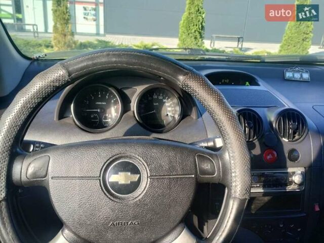 Синий Шевроле Авео, объемом двигателя 1.5 л и пробегом 274 тыс. км за 3150 $, фото 5 на Automoto.ua
