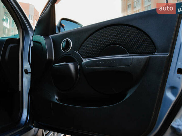 Синій Шевроле Авео, об'ємом двигуна 1.5 л та пробігом 285 тис. км за 2900 $, фото 27 на Automoto.ua
