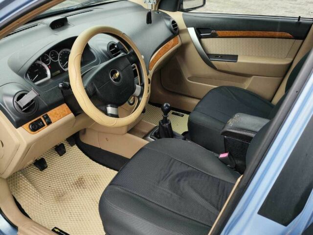 Синий Шевроле Авео, объемом двигателя 0 л и пробегом 107 тыс. км за 4400 $, фото 3 на Automoto.ua