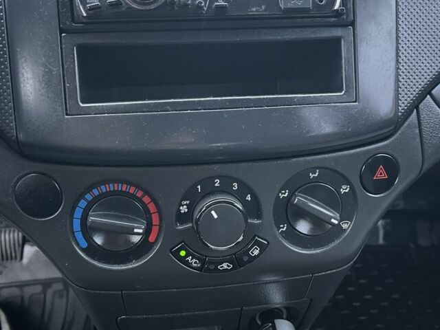 Синій Шевроле Авео, об'ємом двигуна 1.5 л та пробігом 193 тис. км за 3500 $, фото 16 на Automoto.ua