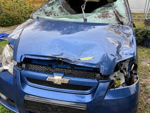 Синий Шевроле Авео, объемом двигателя 0 л и пробегом 230 тыс. км за 1700 $, фото 1 на Automoto.ua