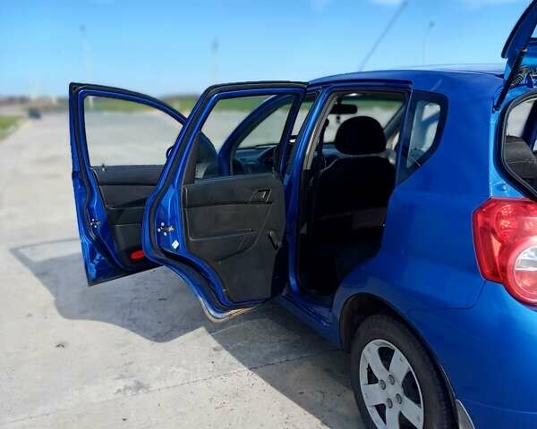 Синий Шевроле Авео, объемом двигателя 1.5 л и пробегом 185 тыс. км за 4500 $, фото 2 на Automoto.ua