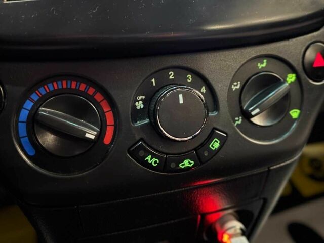 Синій Шевроле Авео, об'ємом двигуна 1.5 л та пробігом 217 тис. км за 3999 $, фото 14 на Automoto.ua