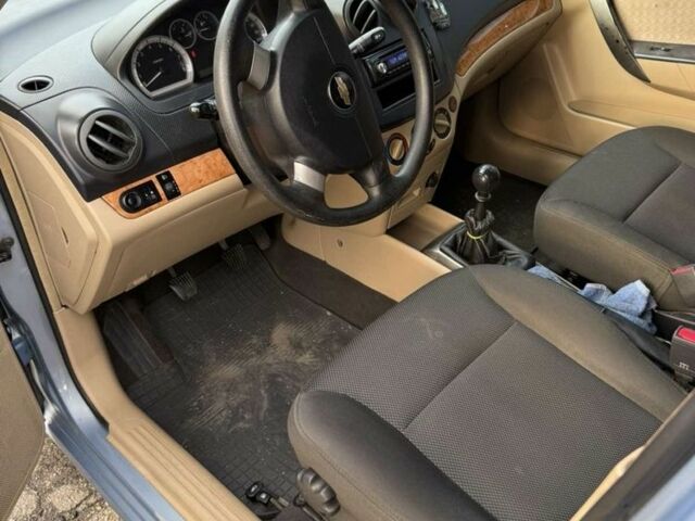 Синій Шевроле Авео, об'ємом двигуна 1.6 л та пробігом 230 тис. км за 4000 $, фото 6 на Automoto.ua