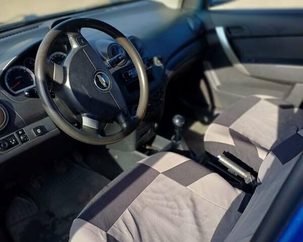 Синий Шевроле Авео, объемом двигателя 1.5 л и пробегом 185 тыс. км за 4500 $, фото 5 на Automoto.ua