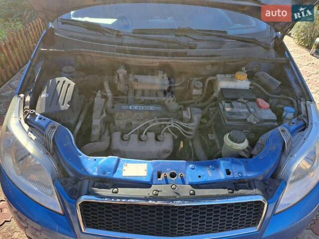 Синий Шевроле Авео, объемом двигателя 0 л и пробегом 74 тыс. км за 4500 $, фото 4 на Automoto.ua