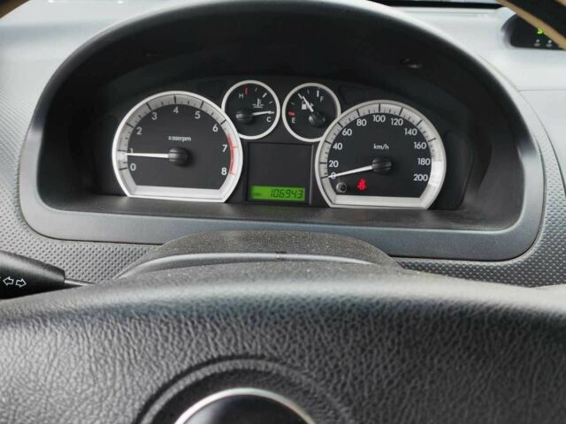 Синий Шевроле Авео, объемом двигателя 0 л и пробегом 107 тыс. км за 4400 $, фото 5 на Automoto.ua