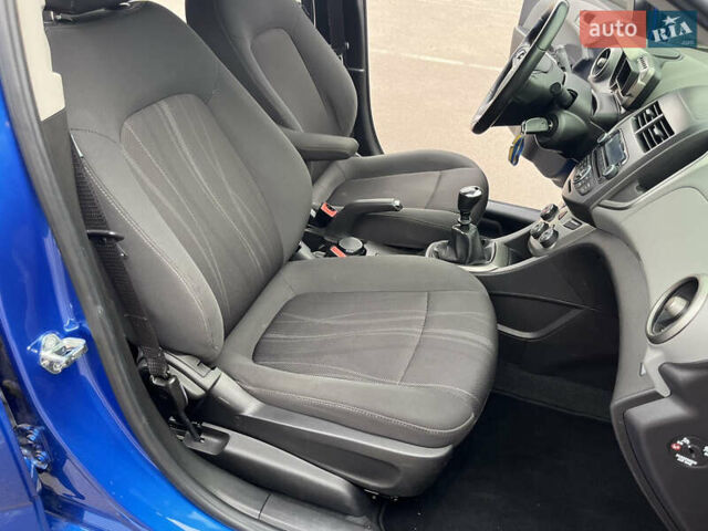 Синій Шевроле Авео, об'ємом двигуна 1.4 л та пробігом 160 тис. км за 6500 $, фото 46 на Automoto.ua