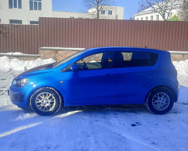 Синий Шевроле Авео, объемом двигателя 1.4 л и пробегом 156 тыс. км за 5500 $, фото 4 на Automoto.ua