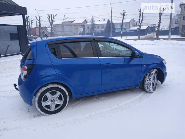 Синий Шевроле Авео, объемом двигателя 1.2 л и пробегом 257 тыс. км за 5600 $, фото 3 на Automoto.ua