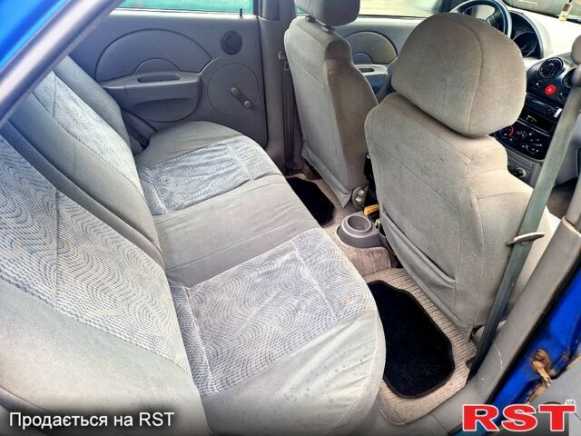 Синий Шевроле Авео, объемом двигателя 1.4 л и пробегом 270 тыс. км за 1500 $, фото 5 на Automoto.ua