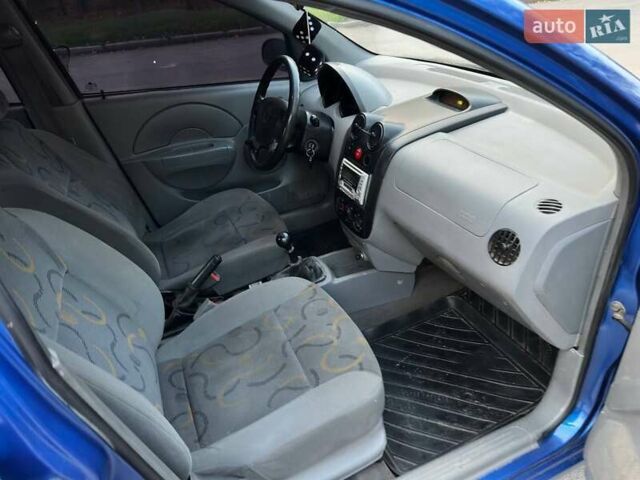 Синий Шевроле Авео, объемом двигателя 1.5 л и пробегом 250 тыс. км за 2600 $, фото 15 на Automoto.ua