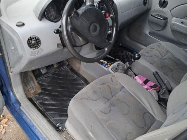 Синий Шевроле Авео, объемом двигателя 0 л и пробегом 300 тыс. км за 2000 $, фото 1 на Automoto.ua