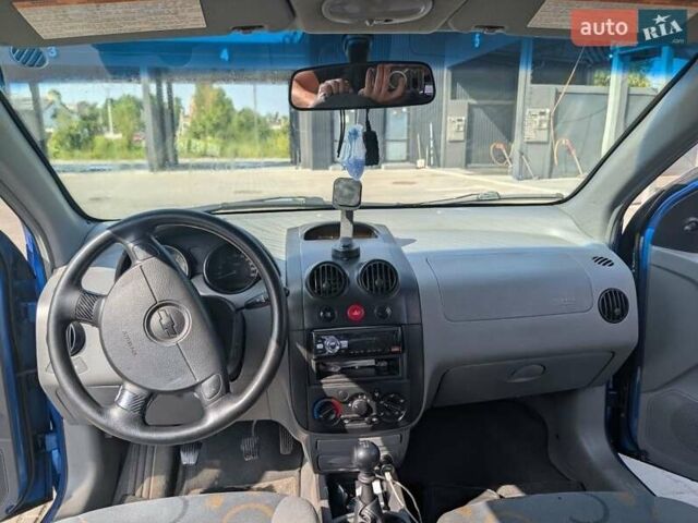 Синий Шевроле Авео, объемом двигателя 1.5 л и пробегом 195 тыс. км за 2250 $, фото 3 на Automoto.ua