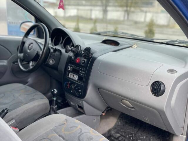 Синий Шевроле Авео, объемом двигателя 1.5 л и пробегом 200 тыс. км за 999 $, фото 6 на Automoto.ua