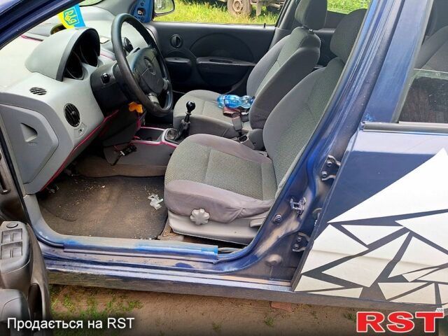 Синій Шевроле Авео, об'ємом двигуна 1.5 л та пробігом 300 тис. км за 1800 $, фото 3 на Automoto.ua