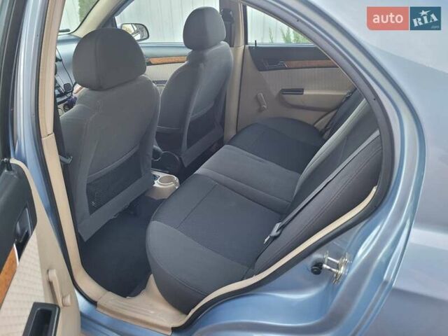 Синий Шевроле Авео, объемом двигателя 1.6 л и пробегом 137 тыс. км за 3800 $, фото 12 на Automoto.ua