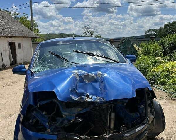 Синий Шевроле Авео, объемом двигателя 0 л и пробегом 70 тыс. км за 600 $, фото 1 на Automoto.ua