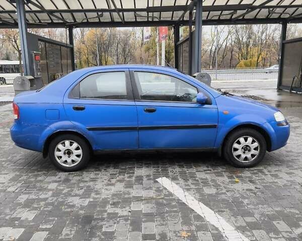 Синий Шевроле Авео, объемом двигателя 1.5 л и пробегом 303 тыс. км за 2300 $, фото 1 на Automoto.ua