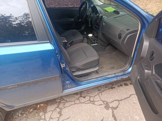 Синий Шевроле Авео, объемом двигателя 1.5 л и пробегом 262 тыс. км за 3100 $, фото 4 на Automoto.ua