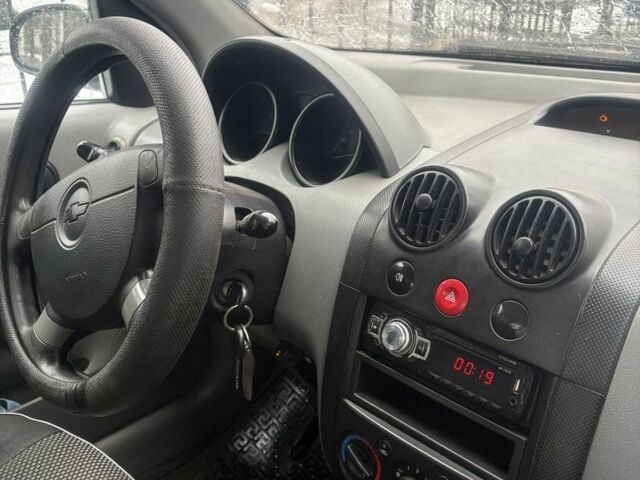 Синій Шевроле Авео, об'ємом двигуна 1.5 л та пробігом 249 тис. км за 2600 $, фото 7 на Automoto.ua