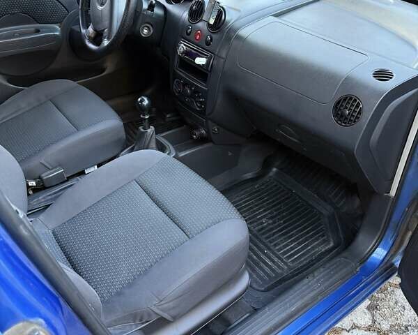 Синій Шевроле Авео, об'ємом двигуна 1.5 л та пробігом 160 тис. км за 2900 $, фото 7 на Automoto.ua