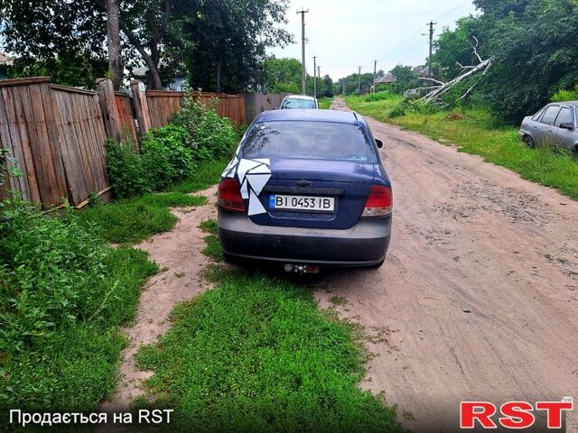 Синій Шевроле Авео, об'ємом двигуна 1.5 л та пробігом 300 тис. км за 1800 $, фото 1 на Automoto.ua