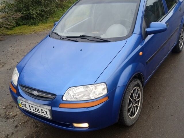 Синий Шевроле Авео, объемом двигателя 1.5 л и пробегом 320 тыс. км за 2750 $, фото 5 на Automoto.ua
