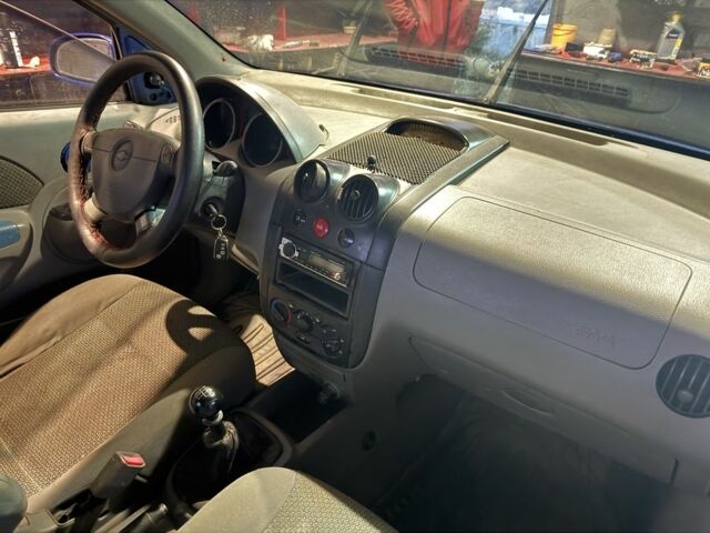 Синій Шевроле Авео, об'ємом двигуна 1.5 л та пробігом 150 тис. км за 1500 $, фото 6 на Automoto.ua