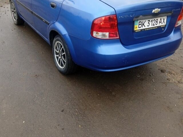 Синий Шевроле Авео, объемом двигателя 1.5 л и пробегом 320 тыс. км за 2750 $, фото 3 на Automoto.ua