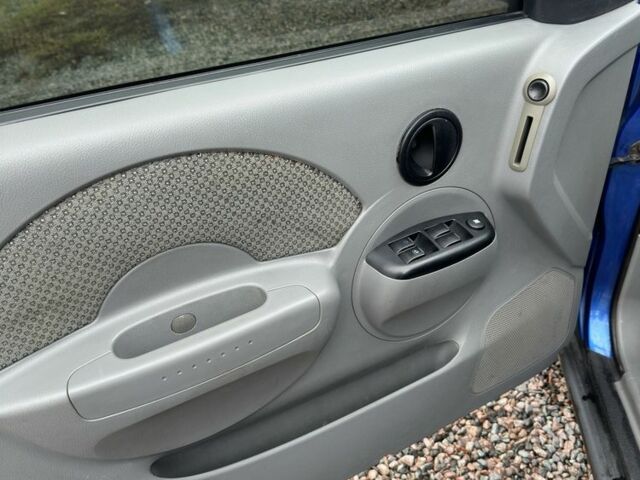 Синий Шевроле Авео, объемом двигателя 1.5 л и пробегом 360 тыс. км за 3200 $, фото 7 на Automoto.ua