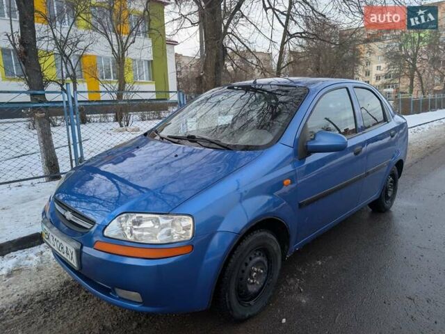 Синий Шевроле Авео, объемом двигателя 1.5 л и пробегом 326 тыс. км за 2250 $, фото 3 на Automoto.ua