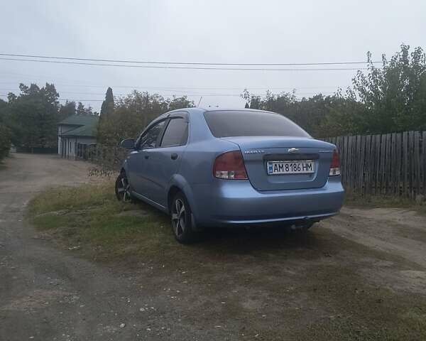 Синий Шевроле Авео, объемом двигателя 1.5 л и пробегом 350 тыс. км за 2300 $, фото 1 на Automoto.ua