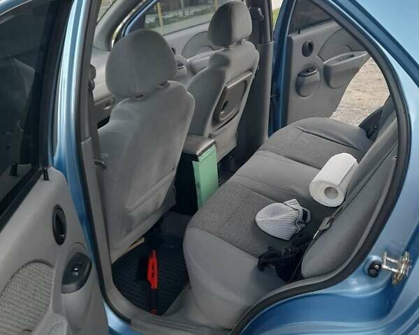 Синий Шевроле Авео, объемом двигателя 1.5 л и пробегом 320 тыс. км за 2700 $, фото 1 на Automoto.ua