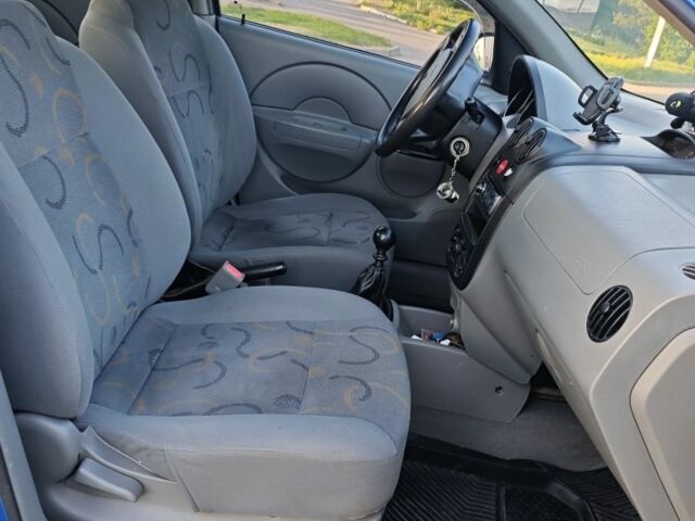 Синий Шевроле Авео, объемом двигателя 1.5 л и пробегом 203 тыс. км за 4000 $, фото 5 на Automoto.ua