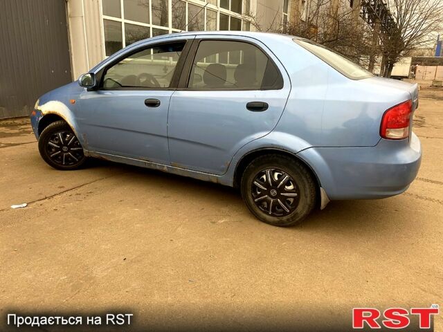 Синий Шевроле Авео, объемом двигателя 1.5 л и пробегом 300 тыс. км за 1000 $, фото 4 на Automoto.ua