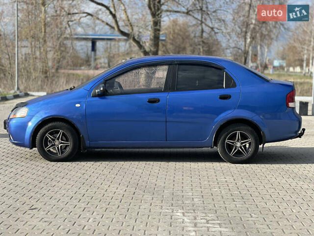 Синий Шевроле Авео, объемом двигателя 1.5 л и пробегом 220 тыс. км за 2500 $, фото 1 на Automoto.ua