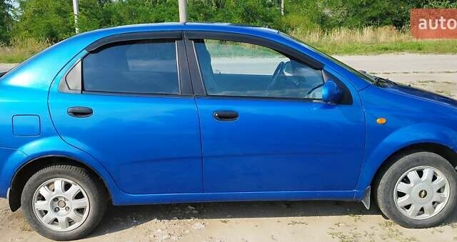 Синий Шевроле Авео, объемом двигателя 1.5 л и пробегом 155 тыс. км за 2600 $, фото 2 на Automoto.ua