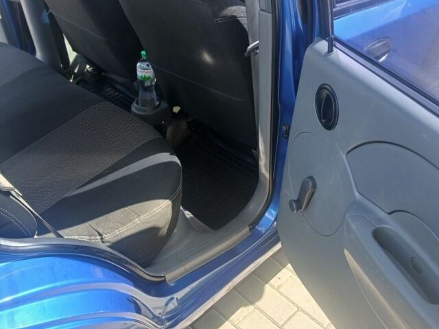 Синий Шевроле Авео, объемом двигателя 1.5 л и пробегом 317 тыс. км за 2500 $, фото 5 на Automoto.ua