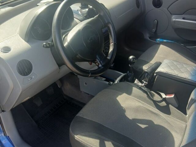 Синий Шевроле Авео, объемом двигателя 1.5 л и пробегом 317 тыс. км за 2500 $, фото 3 на Automoto.ua