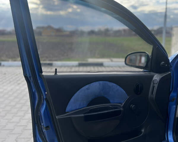 Синий Шевроле Авео, объемом двигателя 1.5 л и пробегом 220 тыс. км за 2500 $, фото 8 на Automoto.ua