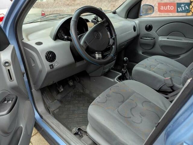 Синий Шевроле Авео, объемом двигателя 1.5 л и пробегом 223 тыс. км за 2300 $, фото 5 на Automoto.ua