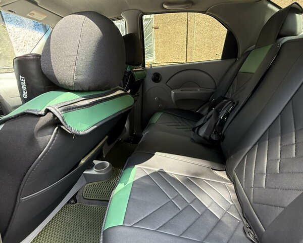 Синій Шевроле Авео, об'ємом двигуна 1.5 л та пробігом 244 тис. км за 2800 $, фото 5 на Automoto.ua