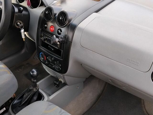 Синій Шевроле Авео, об'ємом двигуна 1.5 л та пробігом 180 тис. км за 1600 $, фото 20 на Automoto.ua