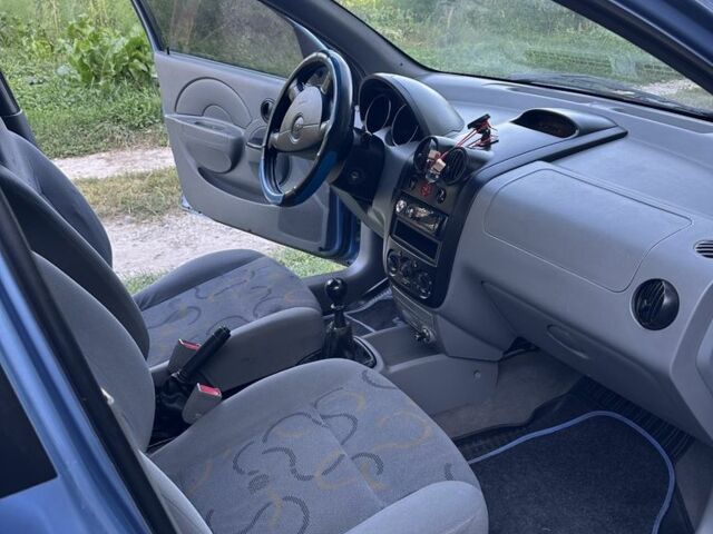 Синій Шевроле Авео, об'ємом двигуна 1.5 л та пробігом 230 тис. км за 3500 $, фото 6 на Automoto.ua