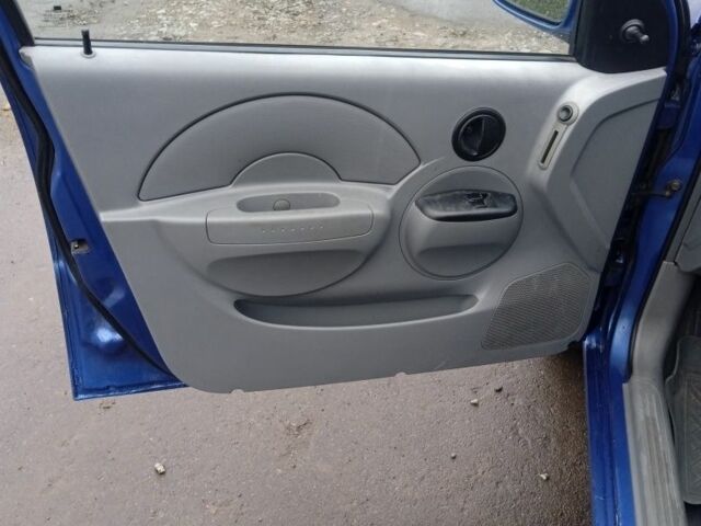 Синий Шевроле Авео, объемом двигателя 1.5 л и пробегом 320 тыс. км за 2750 $, фото 8 на Automoto.ua