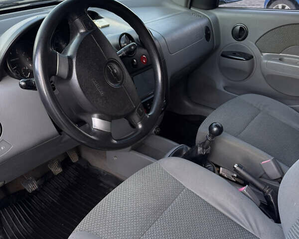 Синий Шевроле Авео, объемом двигателя 1.5 л и пробегом 220 тыс. км за 3200 $, фото 3 на Automoto.ua